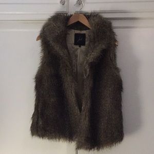 Faux Fur sleeveless jacket